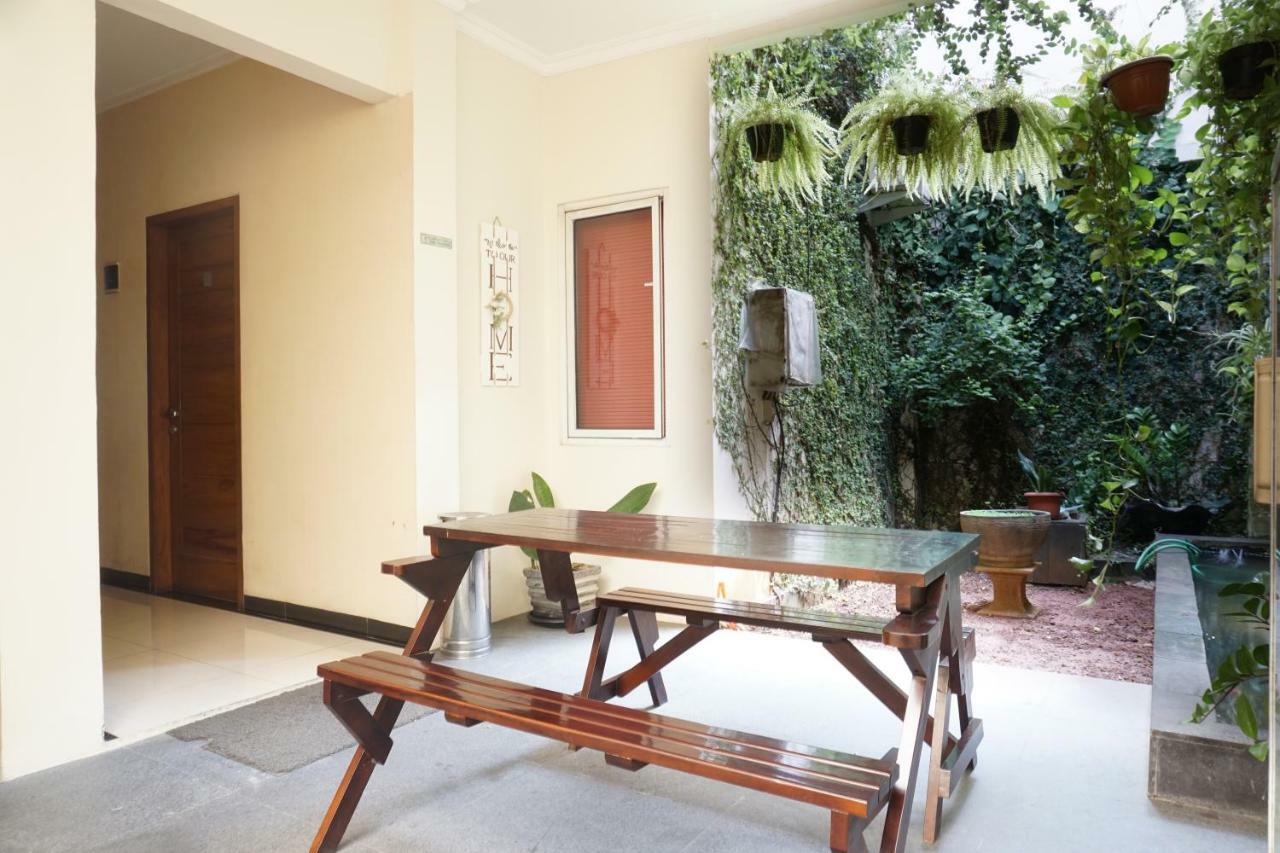 Guest house Residences By Reddoorz Syariah Near Tebet Timur Dalam - Minimum 7 Days 2*